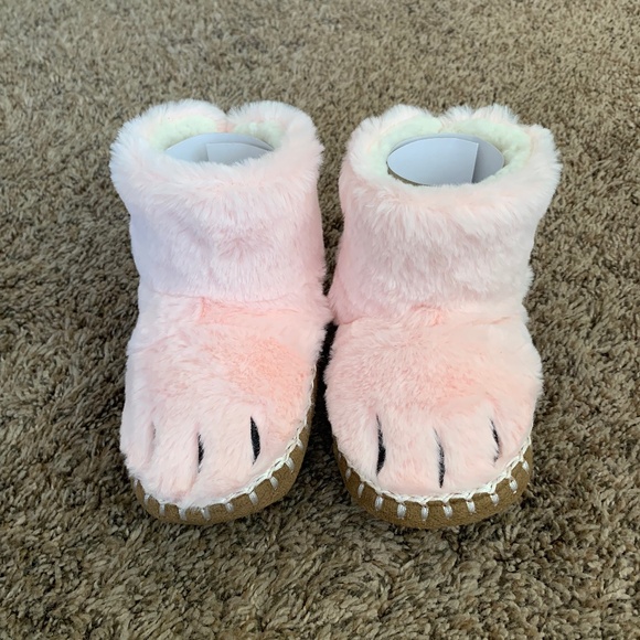 Hanna Andersson Pink Little Critter Fuzzy Slippers Toddler Girl Sz.7-8 - Picture 1 of 9